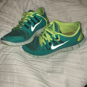 Nike Free Run 5.0 sneakers teal and yellow size 7